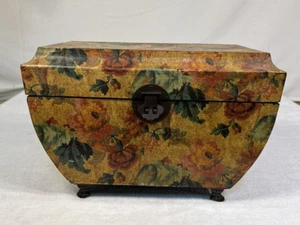 Decrative Lidded Box Storage Trinkets or Jewelry Box - Picture 1 of 14