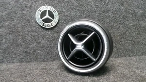 P33-10 * Mercedes W117 CLA  Lüftungsgitter Luftdüse Vorne - A1178300554 - Bild 1 von 6