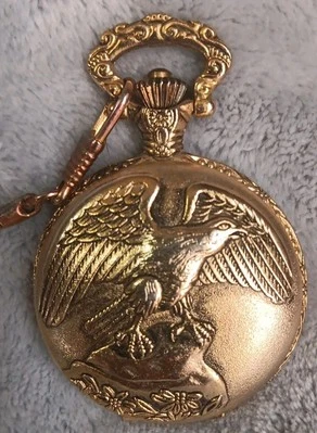 Reloj Bolsillo Geneva Cuarzo Águila Tono Dorado Con Cadena Necesita Batería Foto 1 de 4