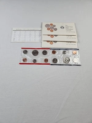 1992 New Sealed US Mint Uncirculated Coin Set Philadelphia And Denver COA Lot 3 - Image 1 of 3