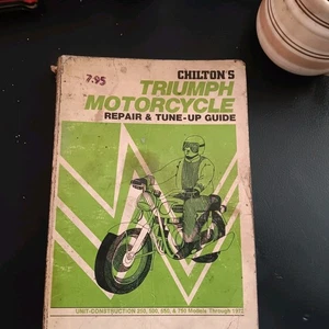 Chiltons Triumph Motorcycle Repair And Tune Up Soft cover.  - Picture 1 of 12