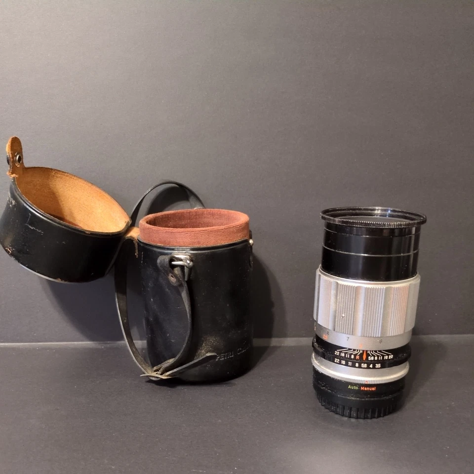 Teleobjetivo Petri 1:3.5 135 mm F3.5, tapa trasera y estuche Foto 1 de 4