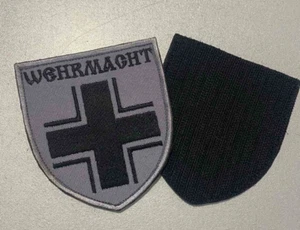Chevron. The Balkenkreuz is the identification mark of the Wehrmacht. - Picture 1 of 5