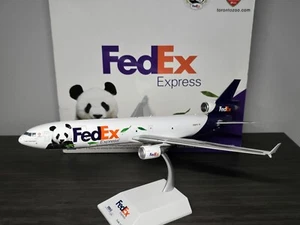 JC Wings 1:200 FedEx Express McDonnel Douglas MD-11F N585FE "Panda Express" - Picture 1 of 5