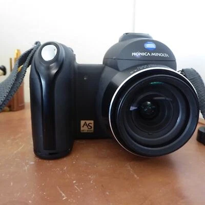 Konica Minolta Dimage Z5 Black 5MP Digital Camera - Image 1 of 4