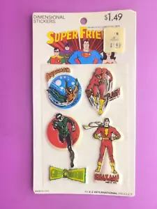 PEGATINAS VINTAGE LINTERNA VERDE RARAS AQUAMAN SHAZAM SUPER FRIENDS SELLADAS 1973 - Imagen 1 de 2
