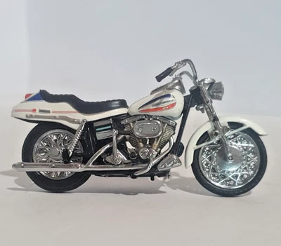Franklin Mint 1:24 1971 Harley-Davidson Superglide ( Willy G Special ) Diecast - Image 1 of 4