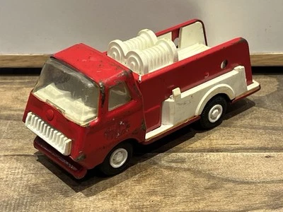 Mini bomba de camión de bomberos Tonka de metal rojo de acero prensado juguete para niños de colección Foto 1 de 4