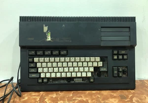 Yamaha MSX Computer AX-200M sakhr صخر arabo e inglese vintage non funzionante - Foto 1 di 24