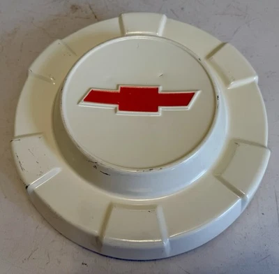 NOS GM 61-63 Chevy C10 Truck Dog Dish Hubcap 1/2 Ton White 1961 1962 1963 - Image 1 of 4