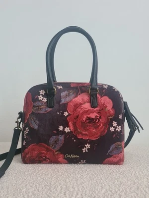 Cath Kidston beautiful Little Jacquard Rose hand/cross body Bag excellent - Image 1 of 4
