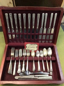 69 piece Wm Rogers Silverplate Flatware Set w/chest - Picture 1 of 9