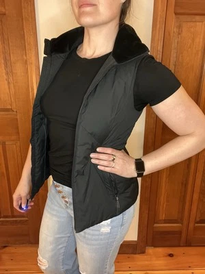 Champion C9 XS Black Puffer Vest Outerwear Cozycore Gorpcore Athletic Layering - Image 1 of 4