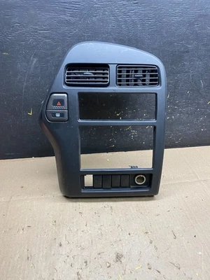 1996 to 2000 Nissan Pathfinder Radio Climate Control Dash Bezel Trim u4812 DG - Image 1 of 4