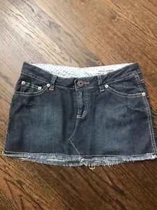 DKNY Jeans Mini Skirt Sz 5 Dark Blue Denim Stretch Juniors Mint - Picture 1 of 10