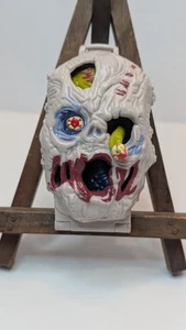 100% Complete Vintage Mighty Max Neutralizes Zomboid Horror Head - Afbeelding 1 van 13