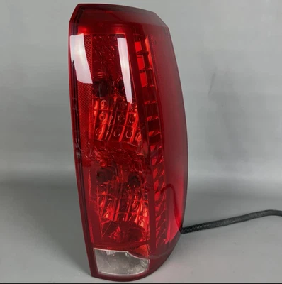 Cadillac Escalade Ext 2007-2013 pasajero lado derecho luz trasera lámpara GM 22739266 Foto 1 de 4