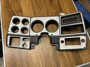 1975-1980 Chevy Truck DASH GAUGE INSTRUMENT BEZEL SUBURBAN BLAZER 75-80 OEM - Picture 1 of 7