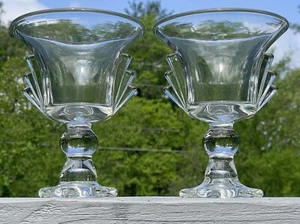 Paar antike Art Deco geflügelte Glasvasen 30er Jahre mit Fuß klar Dekor Regency - Bild 1 von 11