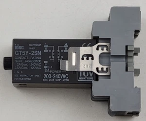 idec GT5Y-2SN Electronic Timer w/ idec SM2S-05C 300V Relay Base - Picture 1 of 4
