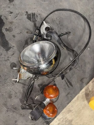 87 Honda VF700 VF 700 C Super Magna conjunto completo de faróis testado e funcionando - Imagem 1 de 4