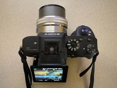 Câmera Full-Frame Sony A7R II + Lente Sony 16-50mm — Bem Mantida, Funciona Perfeitamente - Imagem 1 de 4