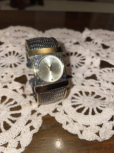 Joan Rivers Watch Women 28mm Gold Silver Tone Textured Bangle Band - Picture 1 of 9