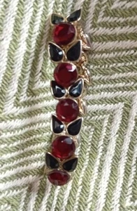 Gorgeous Red/Black Gem Elasticated Bracelet Pre-owned - Picture 1 of 2
