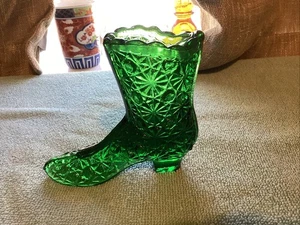 Vintage Fenton Green Daisy And Button Glass Boot - Picture 1 of 3