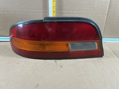 Conjunto de luz trasera izquierda del lado del conductor Nissan Altima 1993-1994 Foto 1 de 4