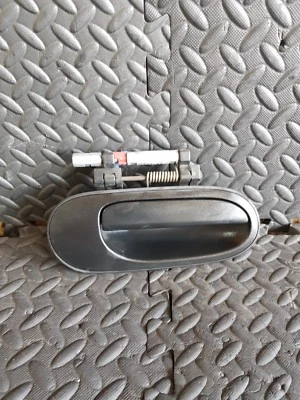 Nissan Almera Tino 2002-2007 año Rhd puerta trasera derecha manija exterior negro Foto 1 de 4