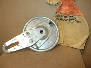 Placa lateral de freno delantero Aermacchi Z-90 OEM NOS 1973 44143-73P - Imagen 1 de 4