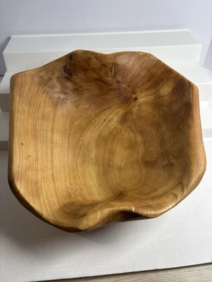 Cuenco decorativo orgánico de forma libre tallado a mano de madera de acacia Enrico 10 pulgadas Foto 1 de 4