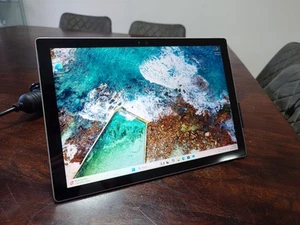 Microsoft Surface Pro 4 12" (Intel i5) 8GB RAM 256GB SSD Win 11 - Picture 1 of 4