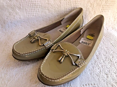 " SUPERSOFT by DIANA FERRARI "    LOAFERS / SHOES - SIZE  9 1/2 C - image 1 of 4