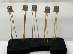 x5 Nuevo Stock Antiguo - Fairchild 2N708 TRANSISTOR VINTAGE con cables DORADOS - Imagen 1 de 3