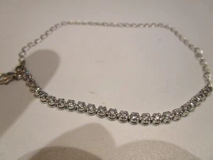 10K WHITE GOLD DIAMOND BRACELET;  VERY PRETTY - Picture 1 of 8