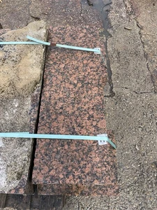 GRANITE STEPS , KERBS , EDGING , ,BOLLARDS , BARRIERS,-RECLAIMED SECONDS - Picture 1 of 9