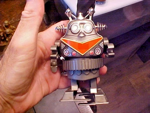 1960s-70s Yone Japan YONE Toy Tin Plastic Robot Wind Up & Works EXCELLENT Shape! - Picture 1 of 11
