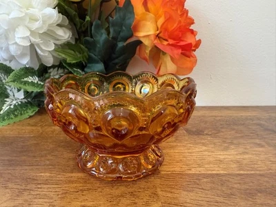 Vintage Amber Glass Serving Bowl – Scalloped Edge Sunburst Pattern Retro Dining - Image 1 of 4