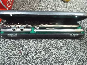 More details for antique flute unbranded with velvet lined hard case
