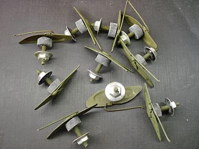 10 piezas NOS Guardabarros Cuarto Lado Moldura Clips Sellador Tuercas 1-1/4" a 1-1/2" M Foto 1 de 4