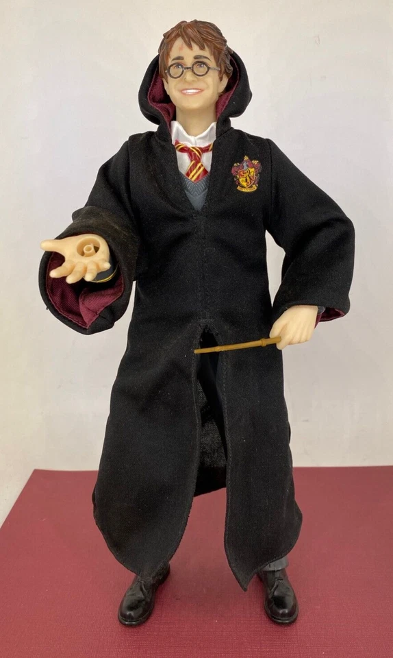 Mattel 2003 ☆ HARRY POTTER ☆ Deluxe Magic Powers - Harry Doll /Action Figure - Image 1 of 4