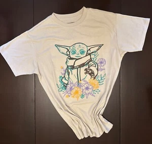 Star Wars Grogu T-Shirt Small Tan Embroidered Baby Yoda Tee NWOT - Picture 1 of 8