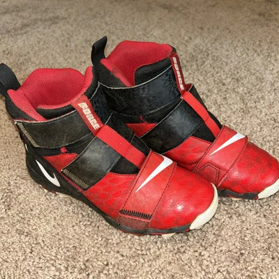 Nike FORCE 2Youth AQ7723 Football Cleats - Image 1 of 4