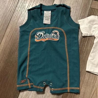 Conjunto de mono de mameluco camisa Reebok vintage de los Miami Dolphins de la NFL para niños 6/9 meses Foto 1 de 4