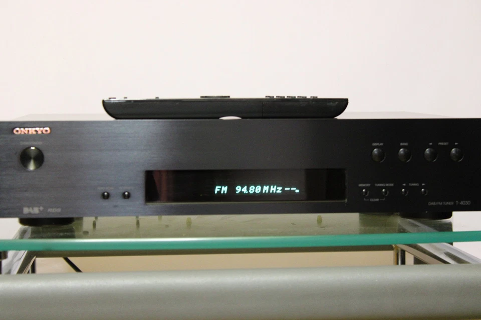 Onkyo T-4030   DAB/FM  Tuner - Bild 1 von 4