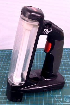 Craftsman 19.2V Inalámbrico Fluorescente Luz de Trabajo Lámpara Linterna Herramienta Solo Foto 1 de 4
