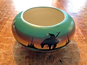 JARRÓN NAVAJO VINTAGE FIRMADO EN EE. UU. GRABADO DISEÑO NATIVO BEGAL - Imagen 1 de 4
