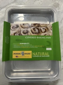 Nordic Ware Naturals® 9" x 13" bandeja rectangular para pasteles con tapa de almacenamiento - Imagen 1 de 6